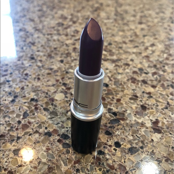 MAC satin lipstick in Epic - Picture 4 of 4